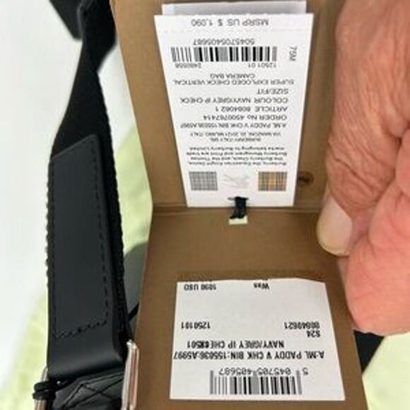 Men's Burberry, paddy check messenger bag adjustable strap made in Italy - Picture 3 of 13